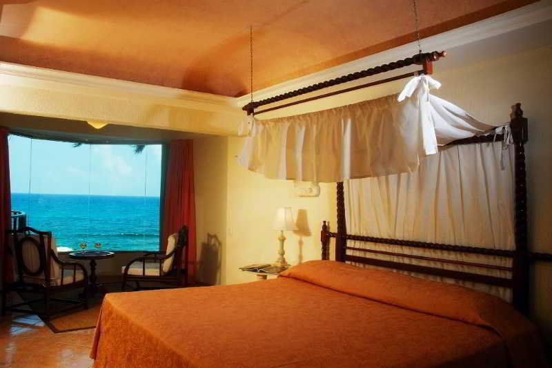 Hotel Playa La Media Luna Isla Mujeres Exterior photo