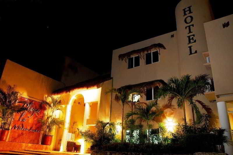 Hotel Playa La Media Luna Isla Mujeres Exterior photo