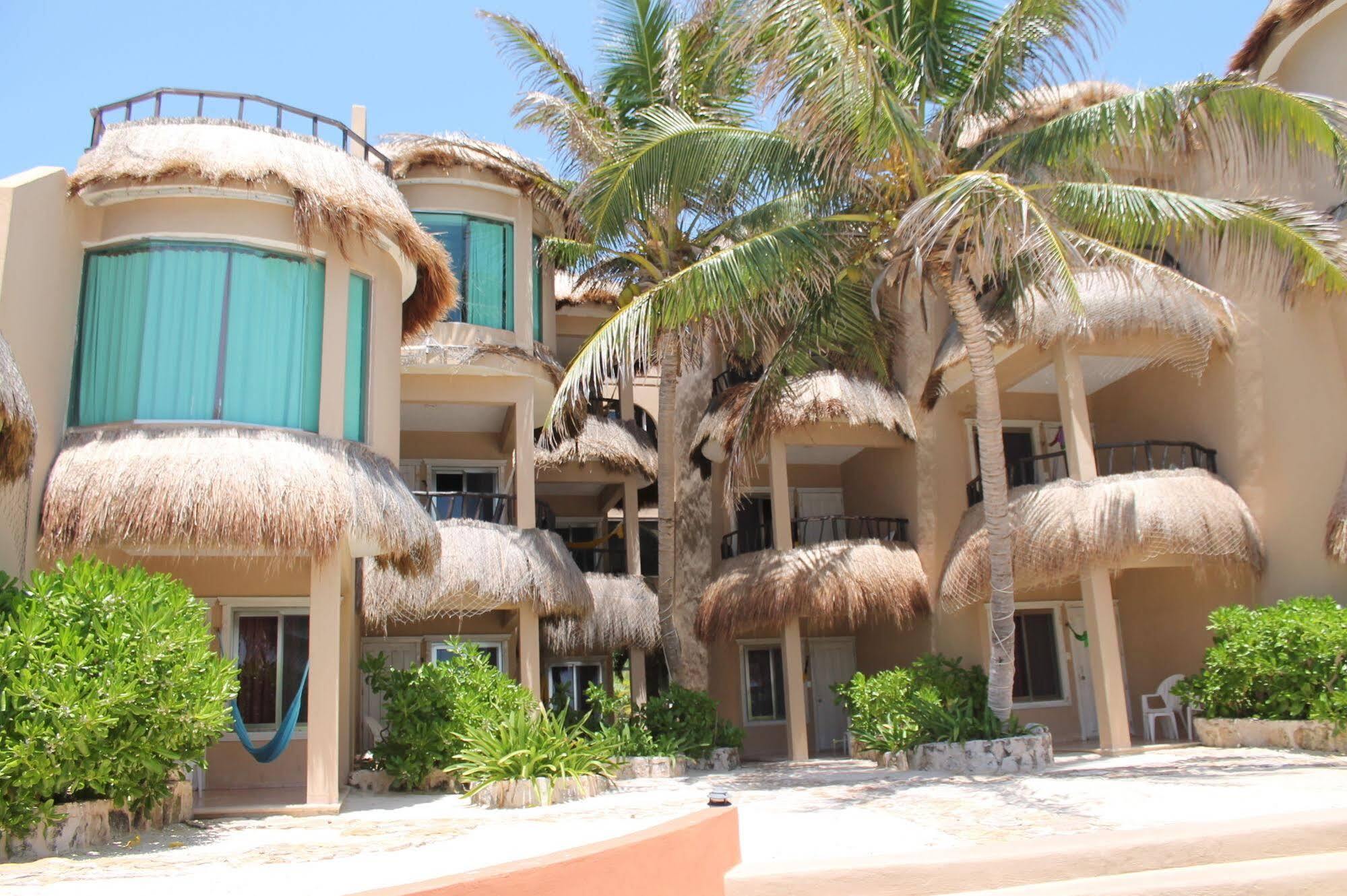 Hotel Playa La Media Luna Isla Mujeres Exterior photo