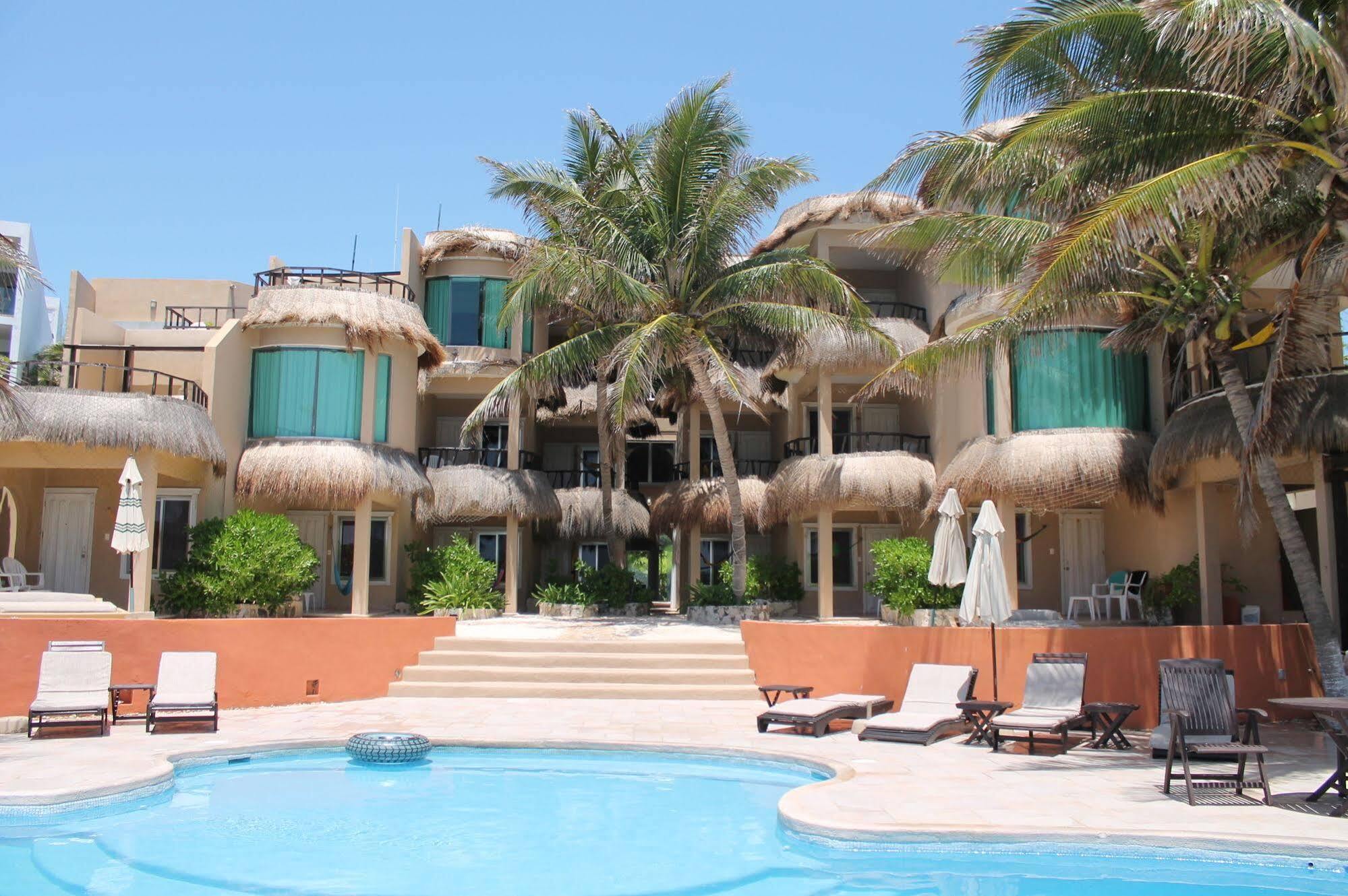 Hotel Playa La Media Luna Isla Mujeres Exterior photo